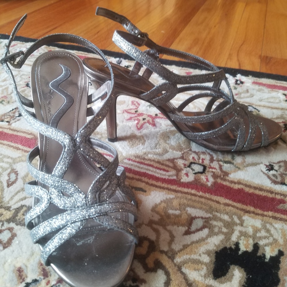 Nina shoes, excellent condition
